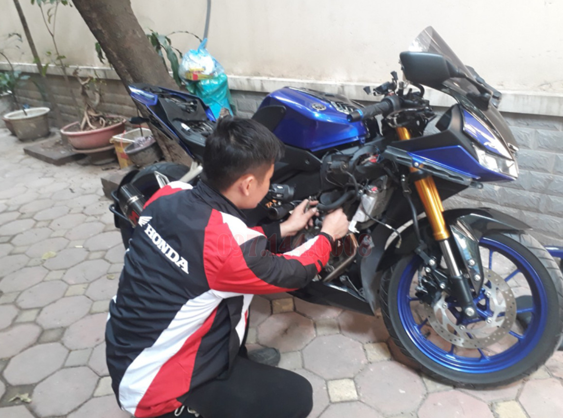 Thợ cứu hộ xe máy