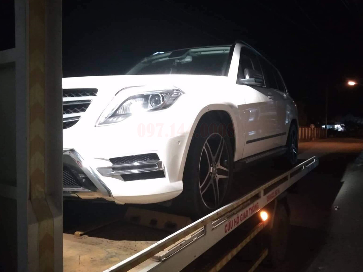 Dịch vụ cứu hộ xe ô tô quận Phú Nhuận của công ty Cứu Hộ Nhanh 24H