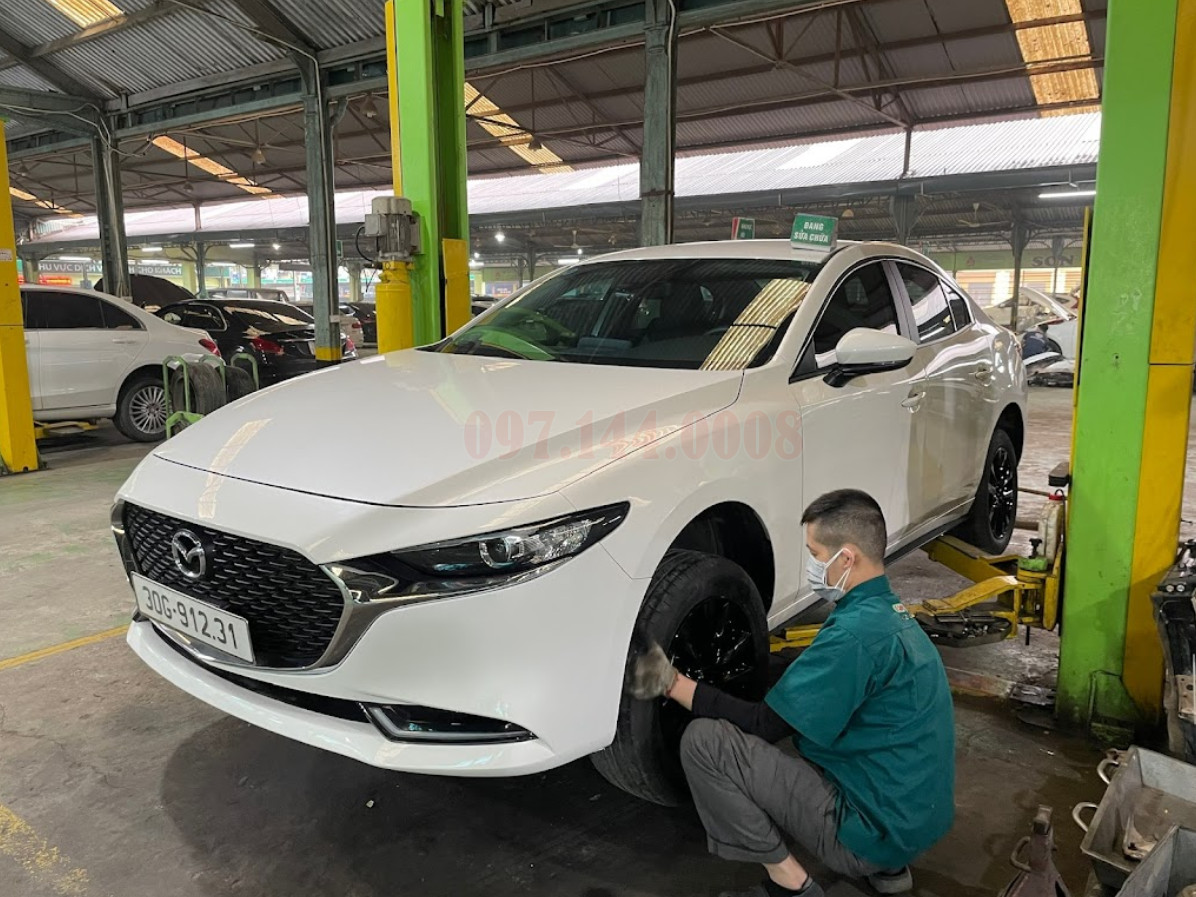 Thợ cứu hộ ô tô chuyên nghiệp